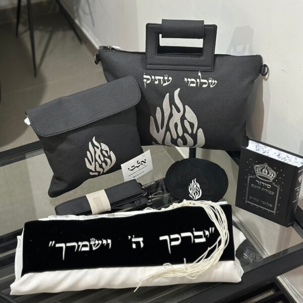 סט לגבר שחור קטיפה
