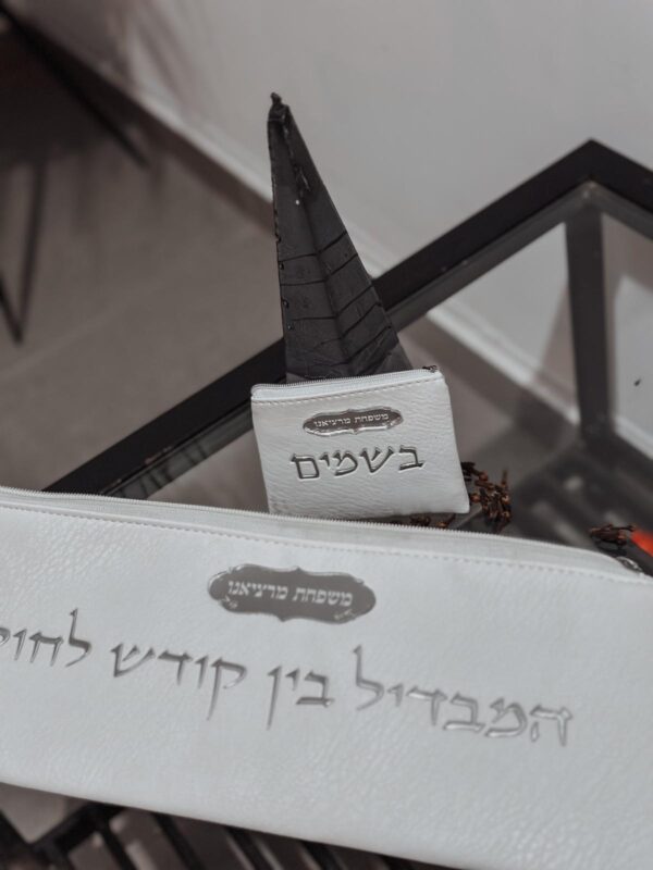 ⁦סט הבדלה דמוי עור⁩ – תמונה ⁦5⁩